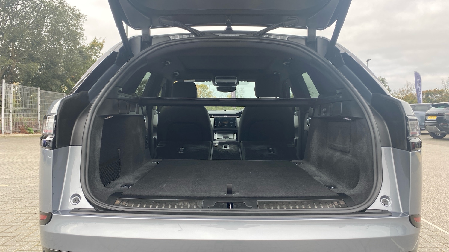 Used Land Rover Range Rover Velar 2023 for sale - 76289109: Photo 10