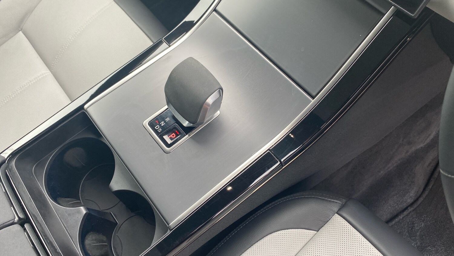 Used Land Rover Range Rover Velar 2023 for sale - 76289109: Photo 13