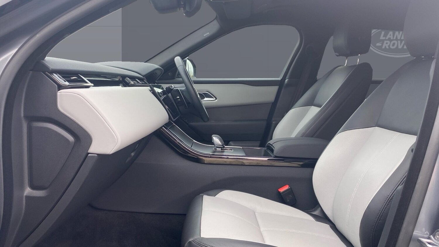 Used Land Rover Range Rover Velar 2023 for sale - 76289109: Photo 3