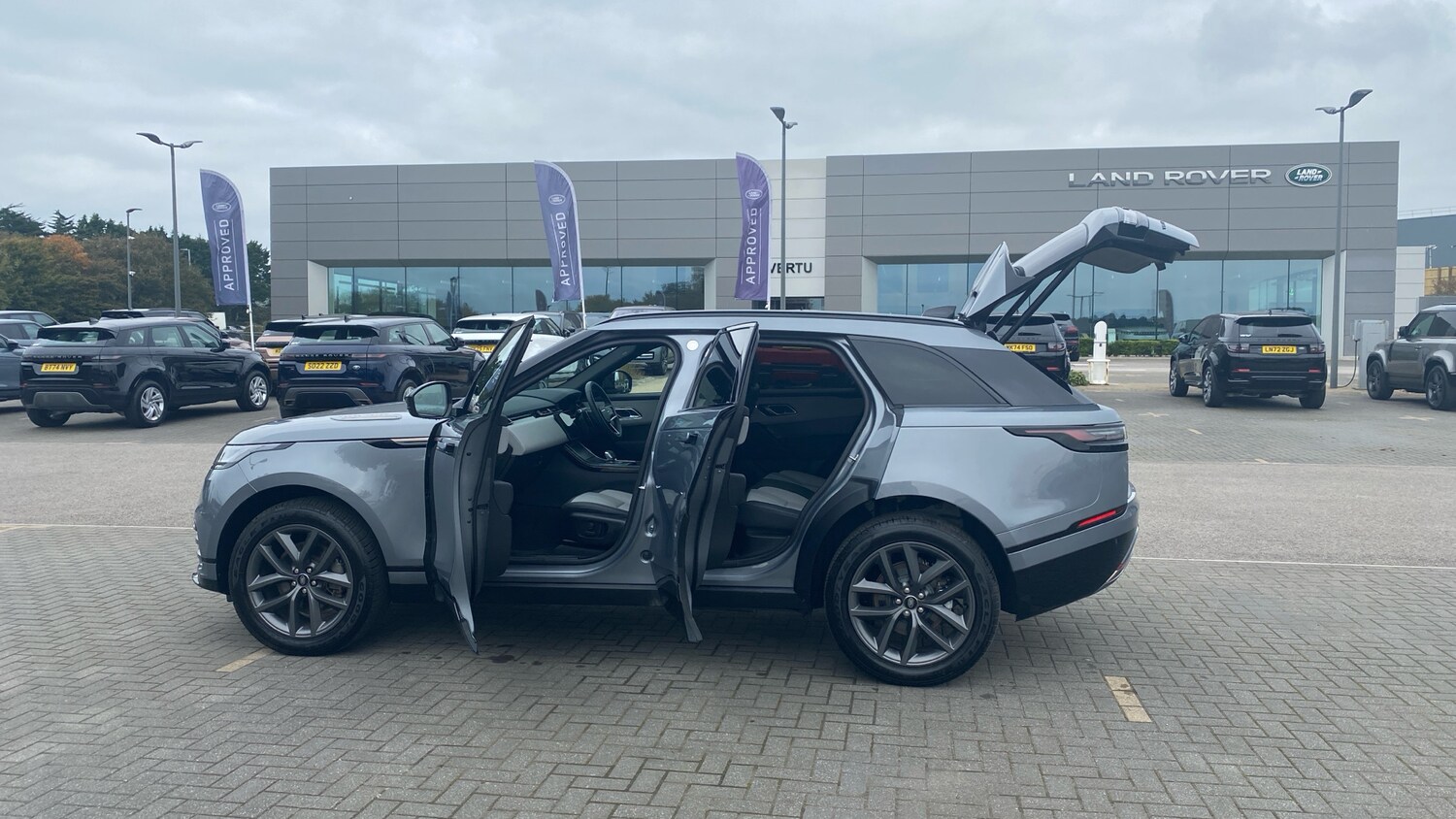 Used Land Rover Range Rover Velar 2023 for sale - 76289109: Photo 33