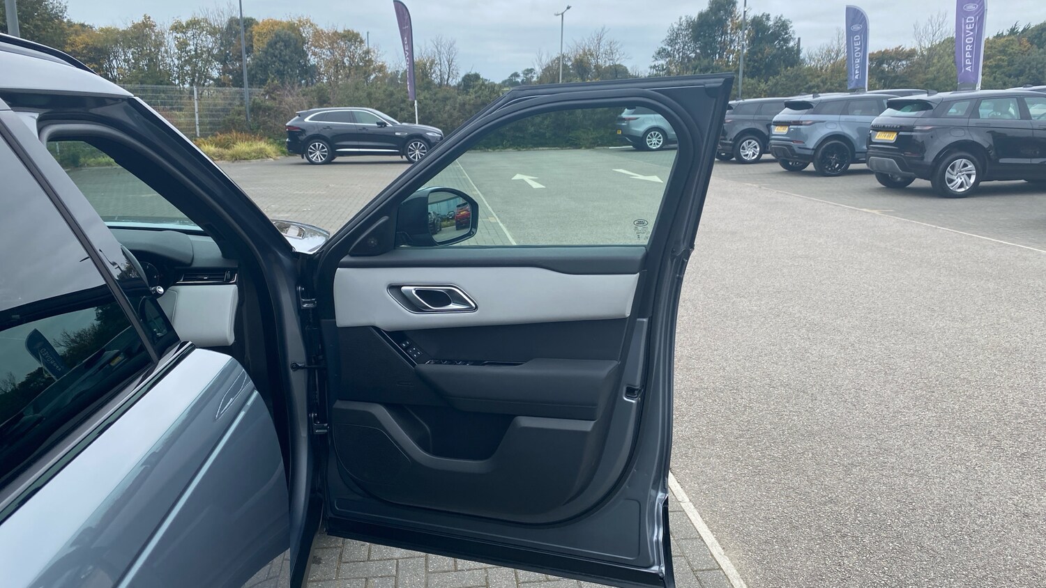 Used Land Rover Range Rover Velar 2023 for sale - 76289109: Photo 43