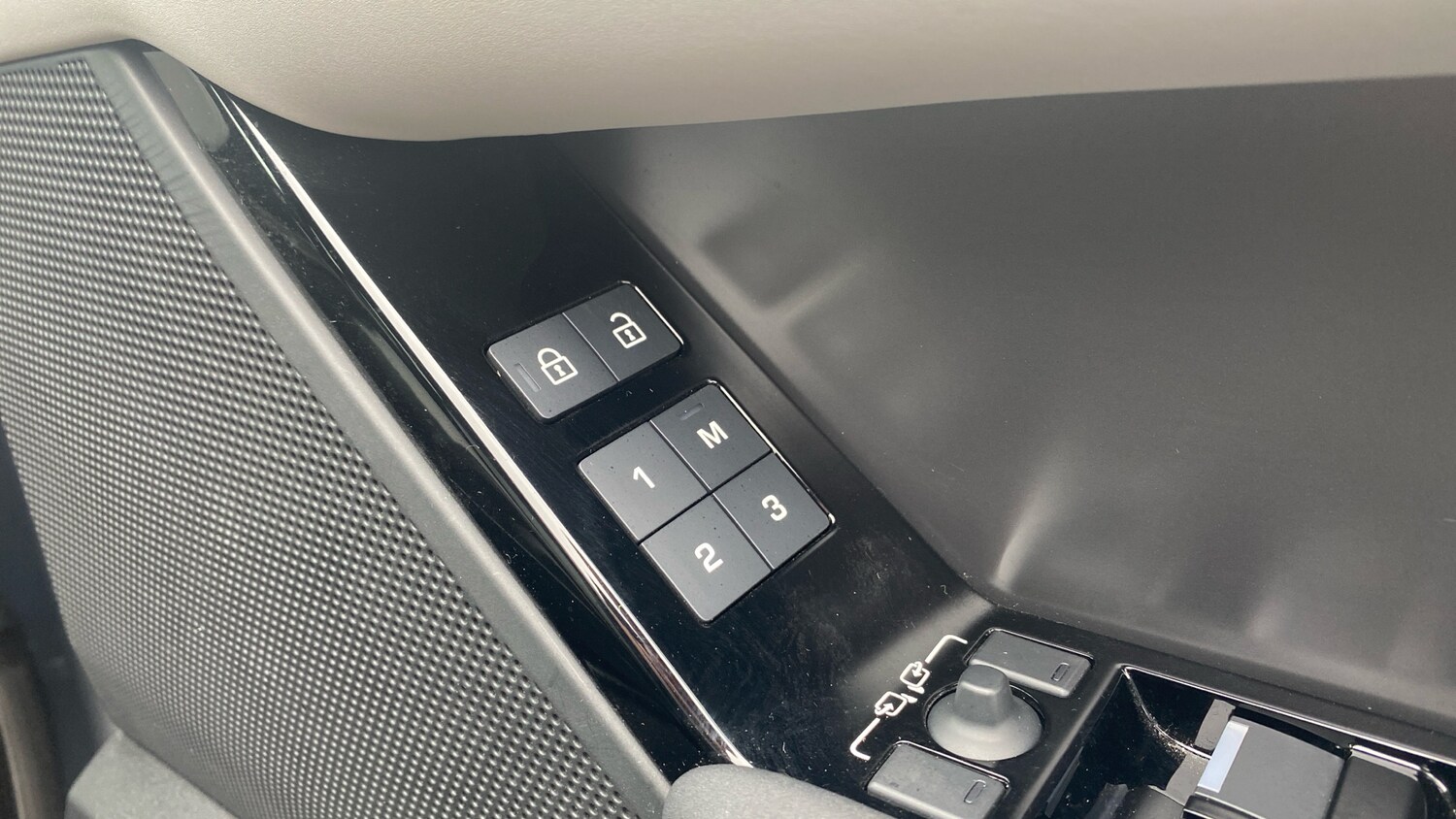 Used Land Rover Range Rover Velar 2023 for sale - 76289109: Photo 45