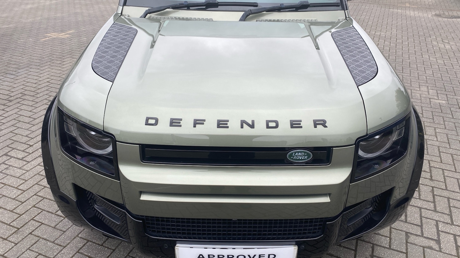 Used Land Rover Defender 2021 for sale - 77652932: Photo 32