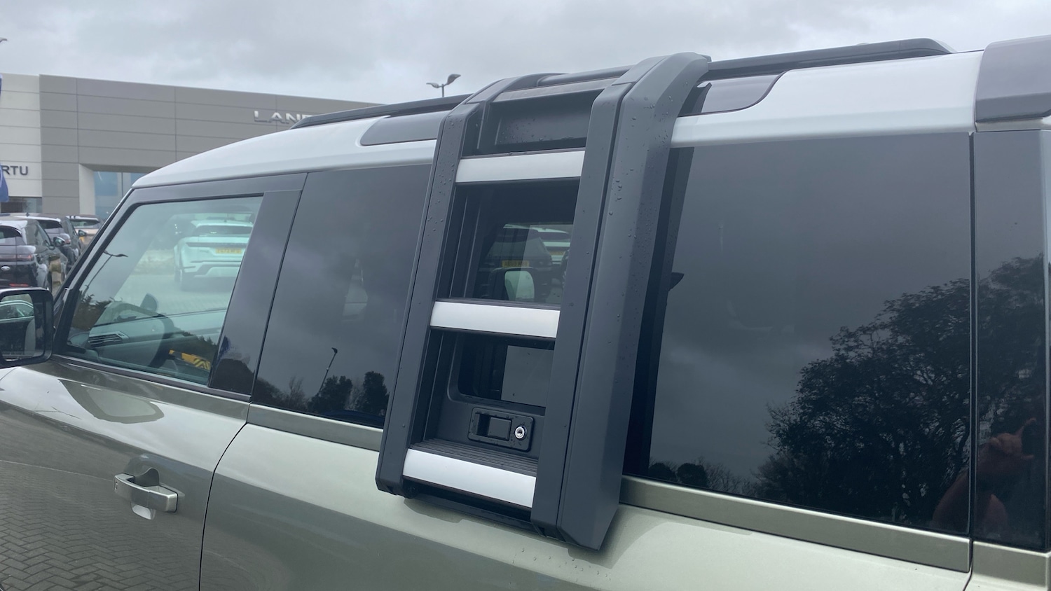 Used Land Rover Defender 2021 for sale - 77652932: Photo 37