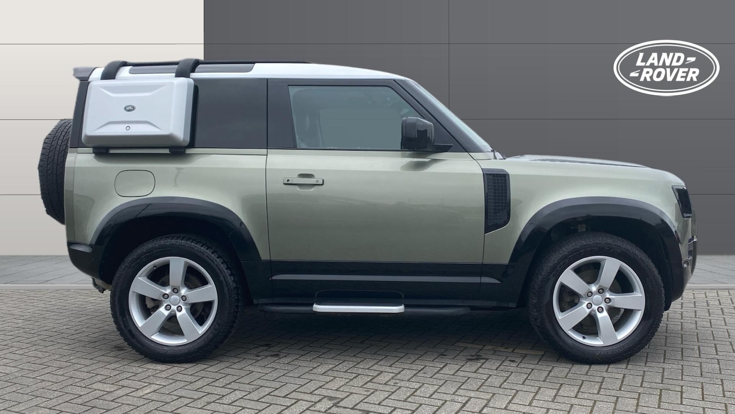 Used Land Rover Defender 2021 for sale - 77652932: Photo 5