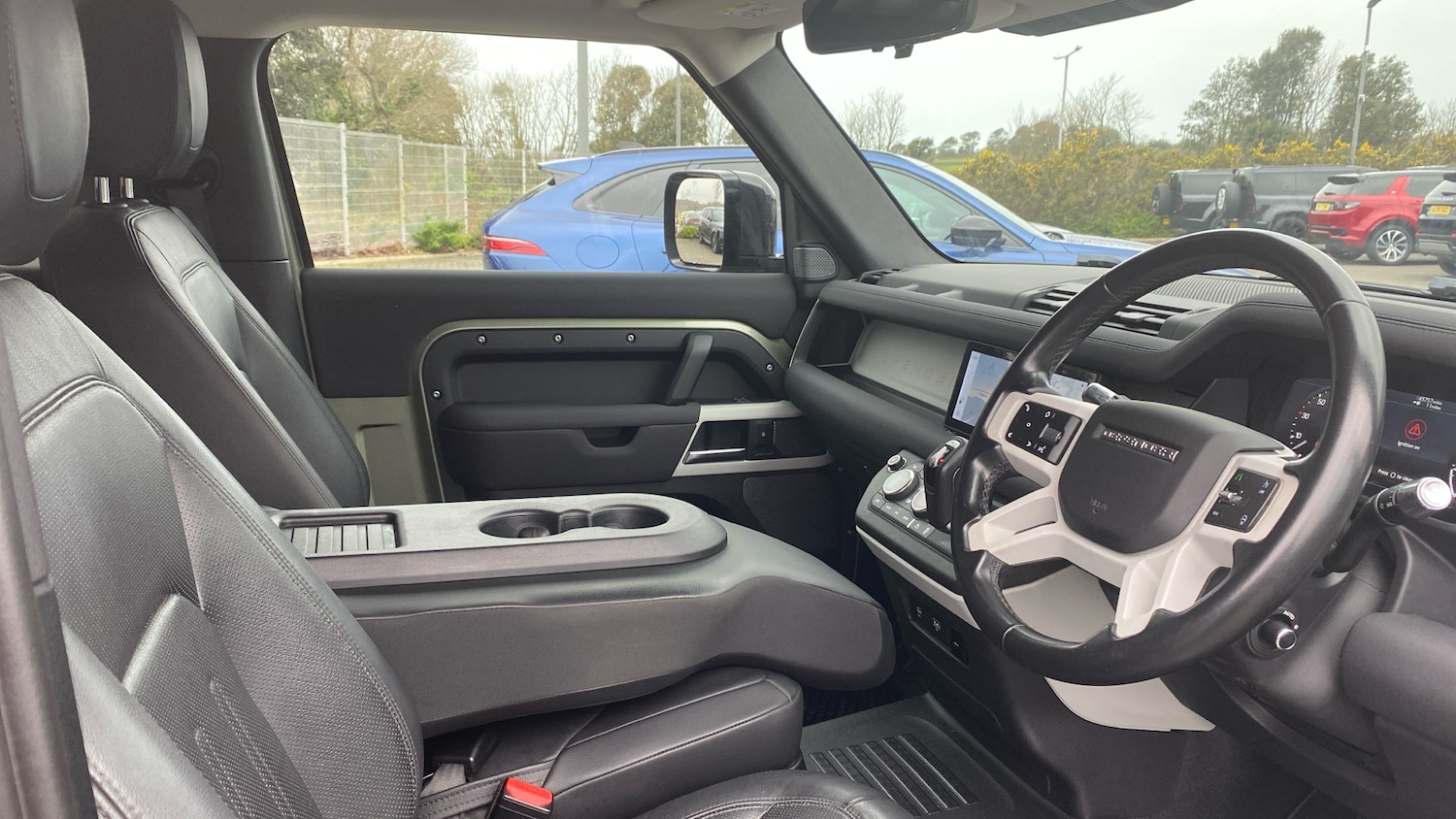 Used Land Rover Defender 2021 for sale - 77652932: Photo 50