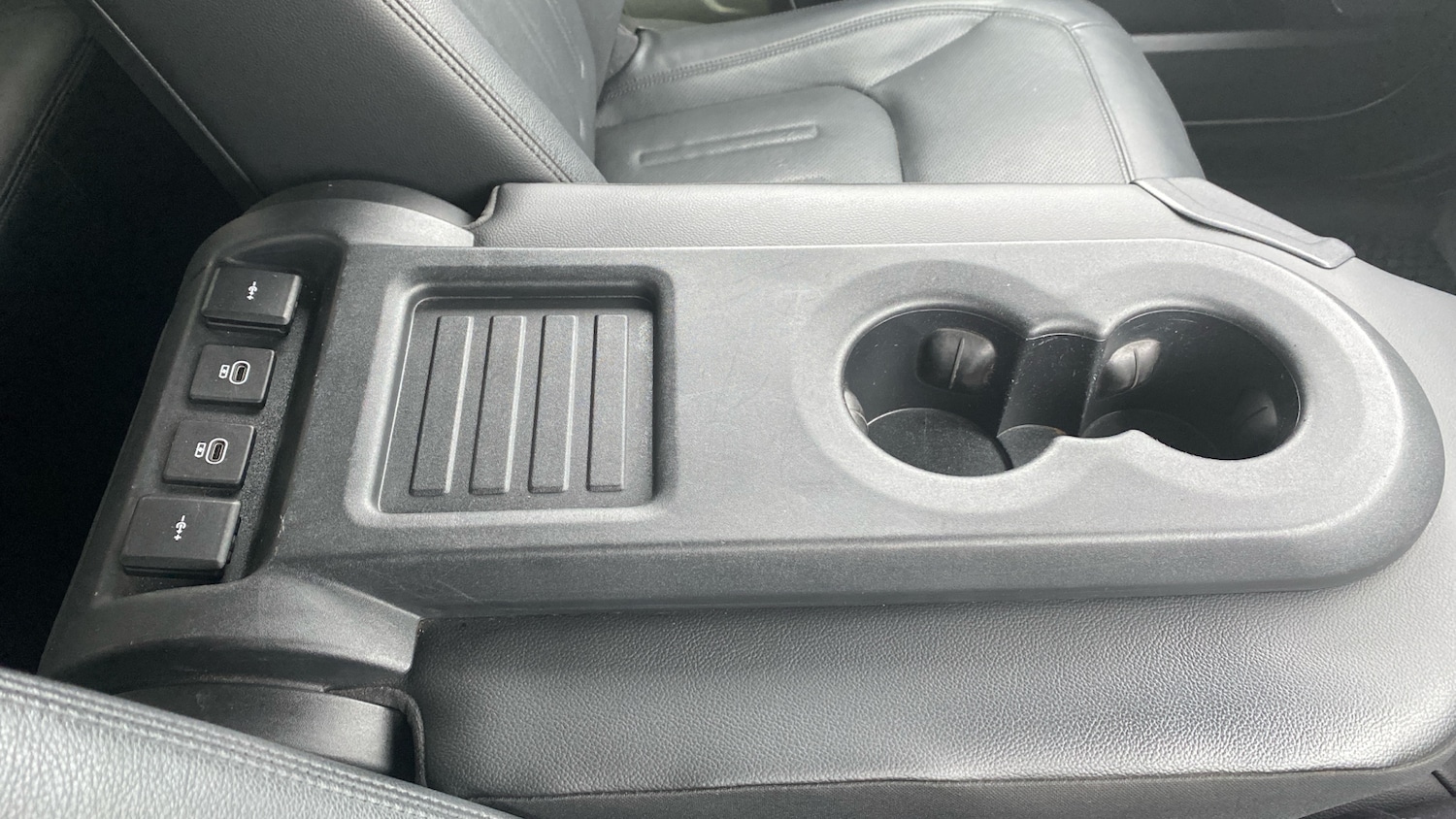 Used Land Rover Defender 2021 for sale - 77652932: Photo 54