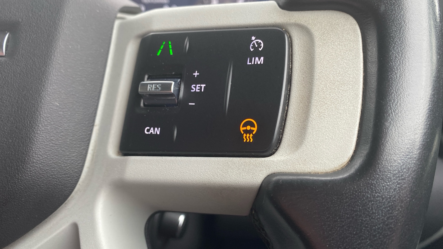 Used Land Rover Defender 2021 for sale - 77652932: Photo 61