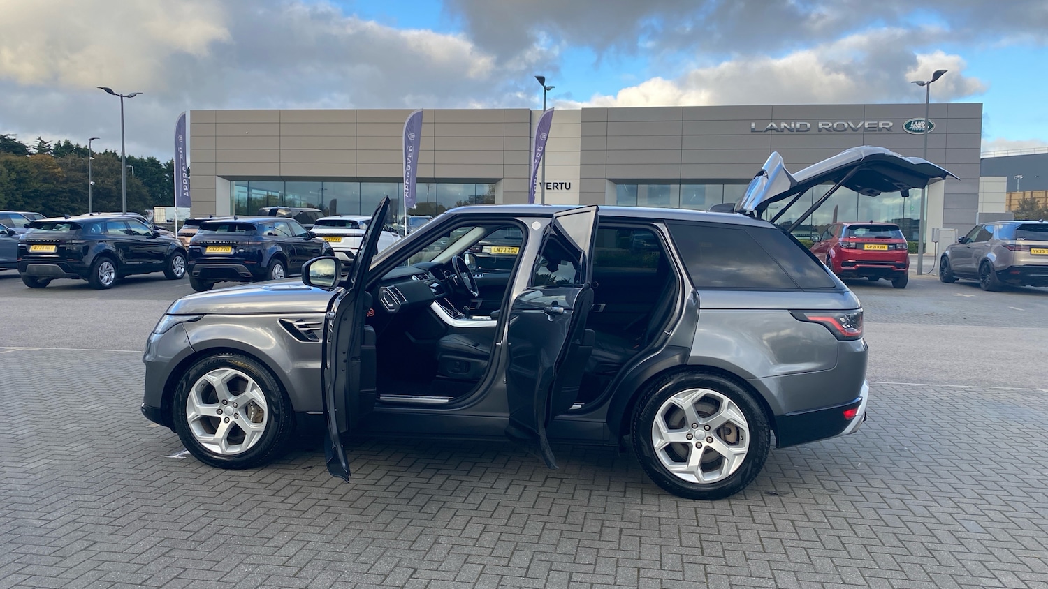 Used Land Rover Range Rover Sport 2018 for sale - 76355422: Photo 32