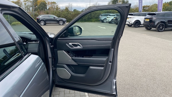 Used Land Rover Range Rover Velar 2020 for sale - 76343887: Photo 46