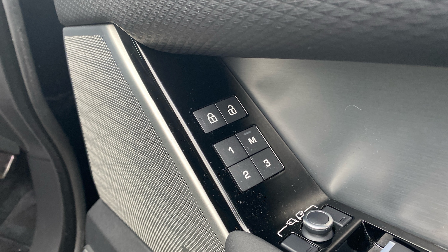 Used Land Rover Range Rover Velar 2022 for sale - 76477133: Photo 44