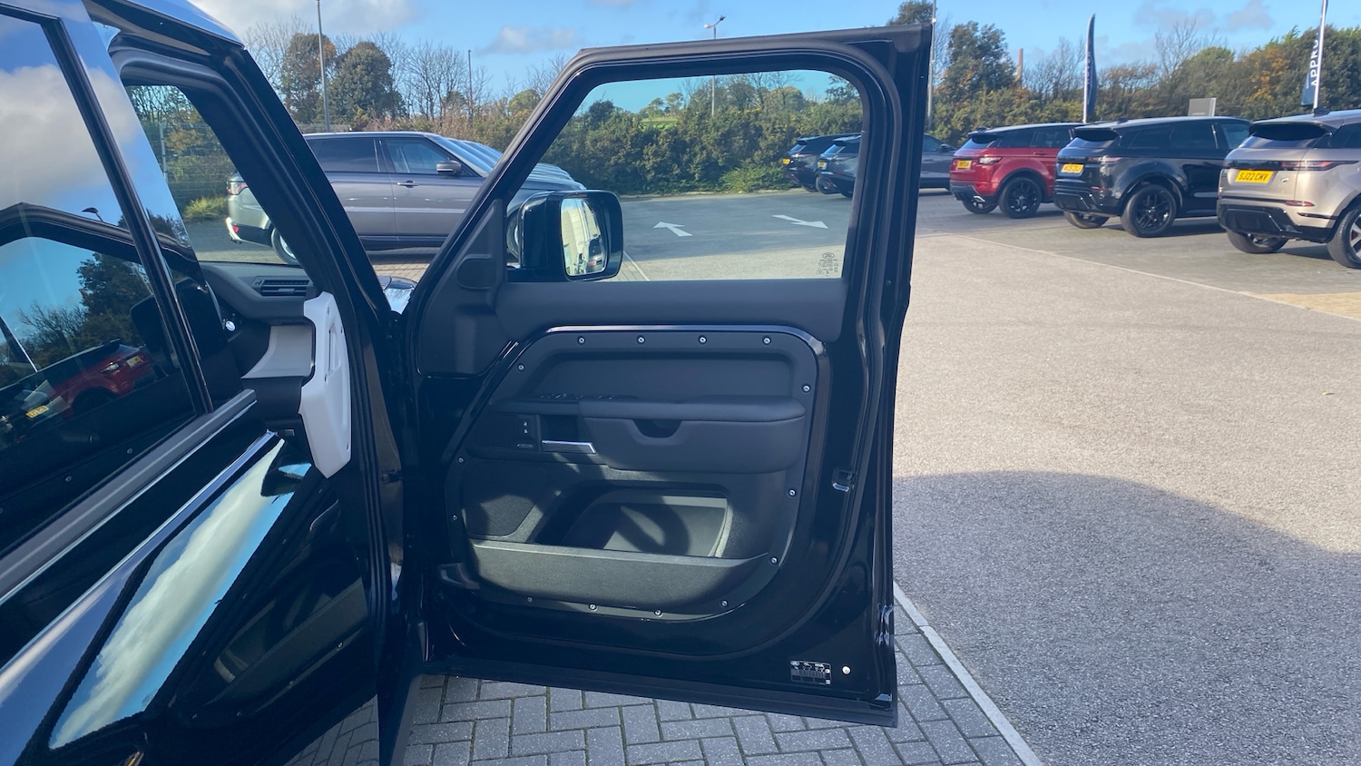 Used Land Rover Defender 2025 for sale - 76504873: Photo 45