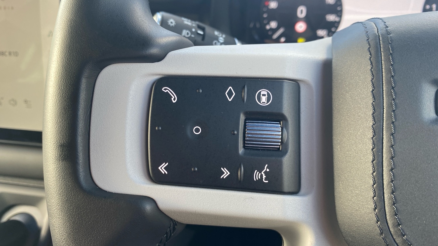 Used Land Rover Defender 2025 for sale - 76504873: Photo 53