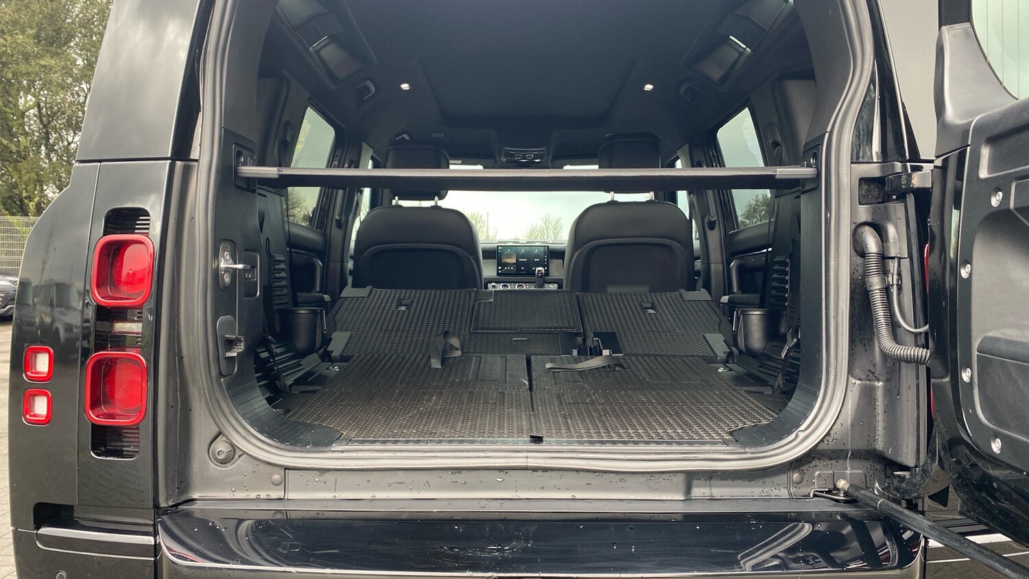 Used Land Rover Defender 2024 for sale - 77350282: Photo 10