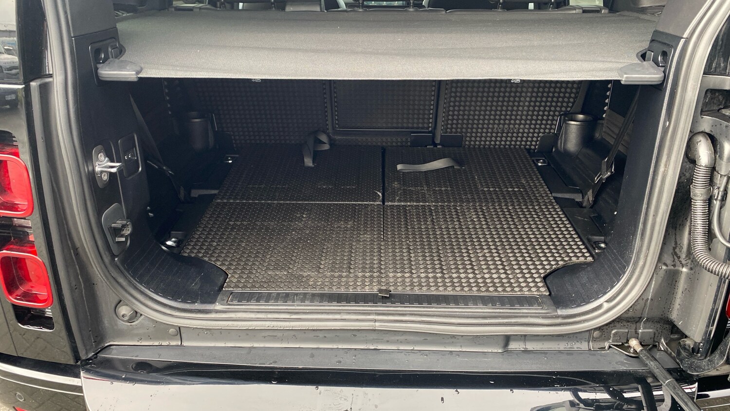 Used Land Rover Defender 2024 for sale - 77350282: Photo 38