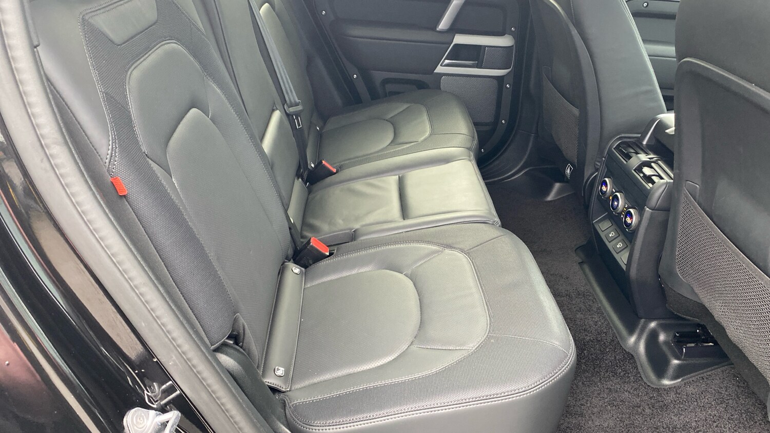 Used Land Rover Defender 2024 for sale - 77350282: Photo 43