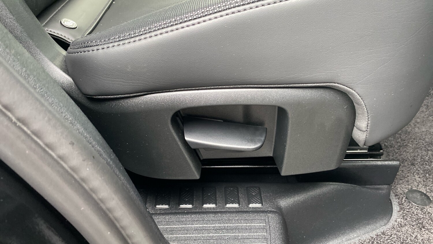 Used Land Rover Defender 2024 for sale - 77350282: Photo 44