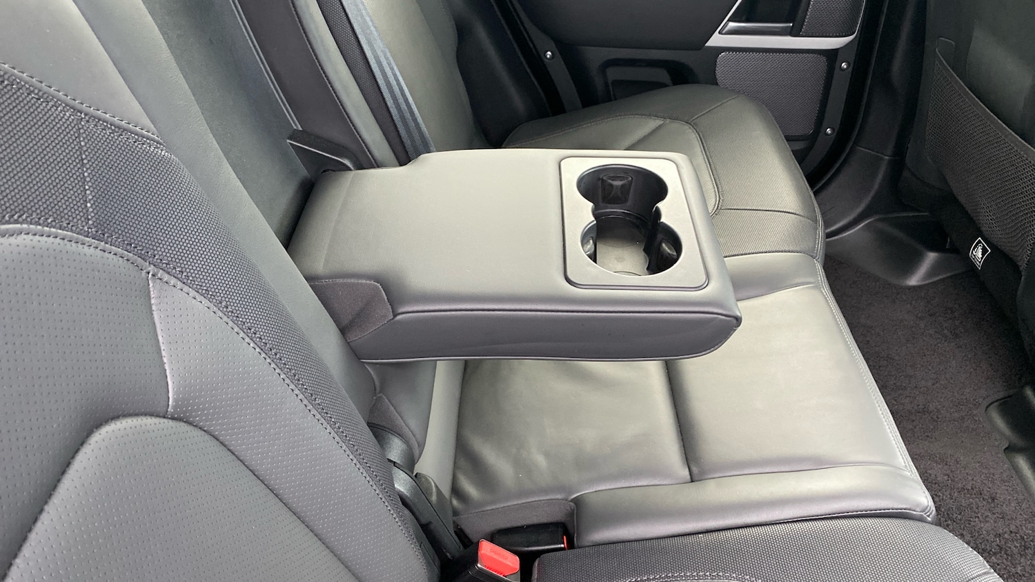 Used Land Rover Defender 2024 for sale - 77350282: Photo 47