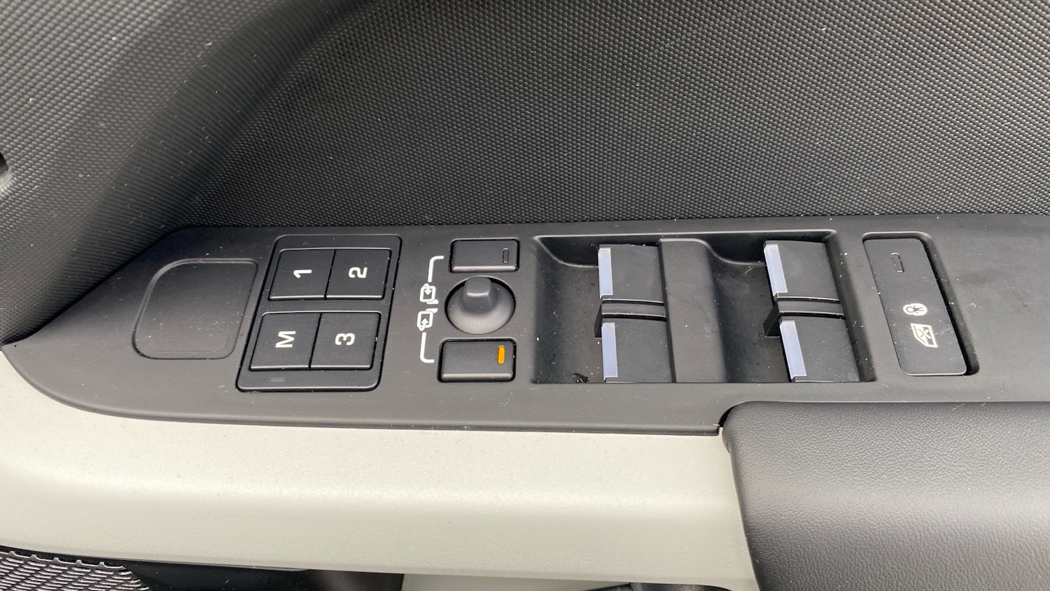 Used Land Rover Defender 2024 for sale - 77350282: Photo 49