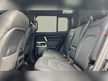 Used Land Rover Defender 2024 for sale - 77350282: Photo