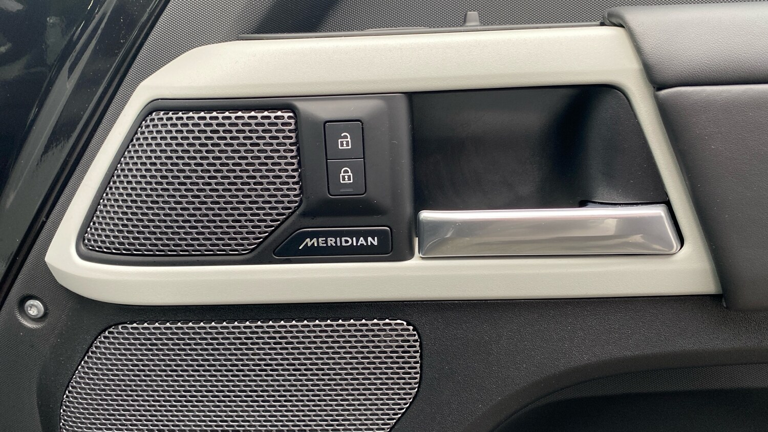 Used Land Rover Defender 2024 for sale - 77350282: Photo 50