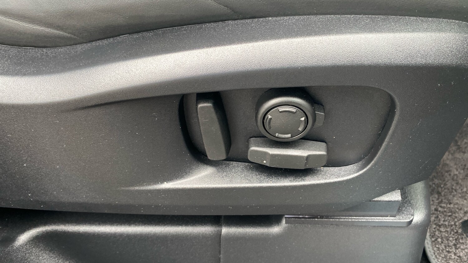 Used Land Rover Defender 2024 for sale - 77350282: Photo 52