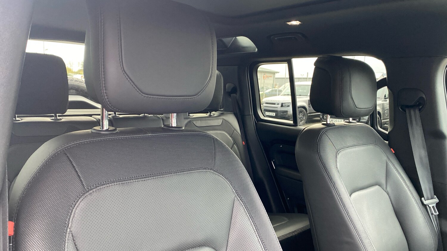 Used Land Rover Defender 2024 for sale - 77350282: Photo 54