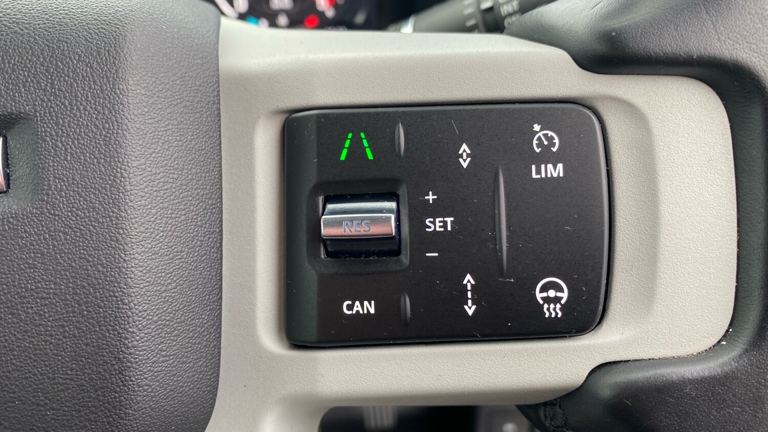 Used Land Rover Defender 2024 for sale - 77350282: Photo 57