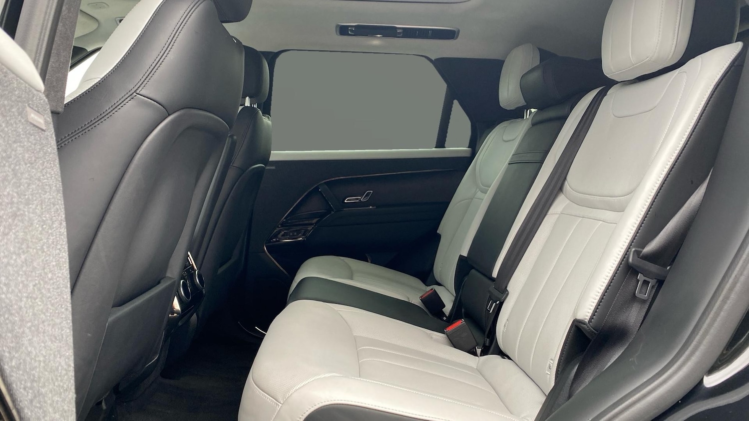 Used Land Rover Range Rover Sport 2023 for sale - 76332730: Photo 4