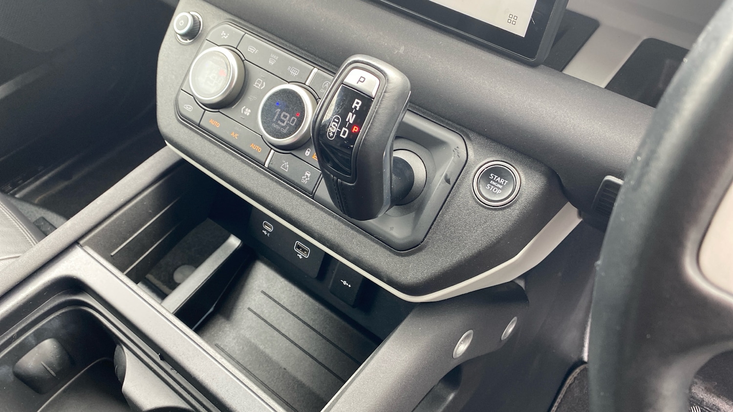 Used Land Rover Defender 2022 for sale - 77935158: Photo 13