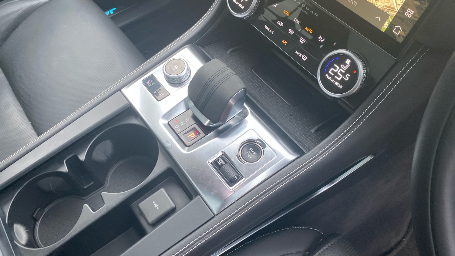 Used Jaguar F-Pace 2023 for sale - 76534292: Photo 13