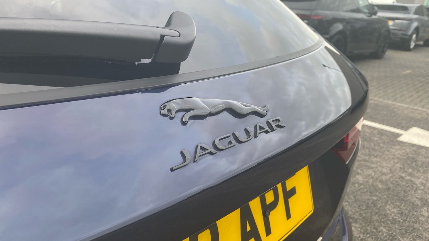 Used Jaguar F-Pace 2023 for sale - 76534292: Photo 32