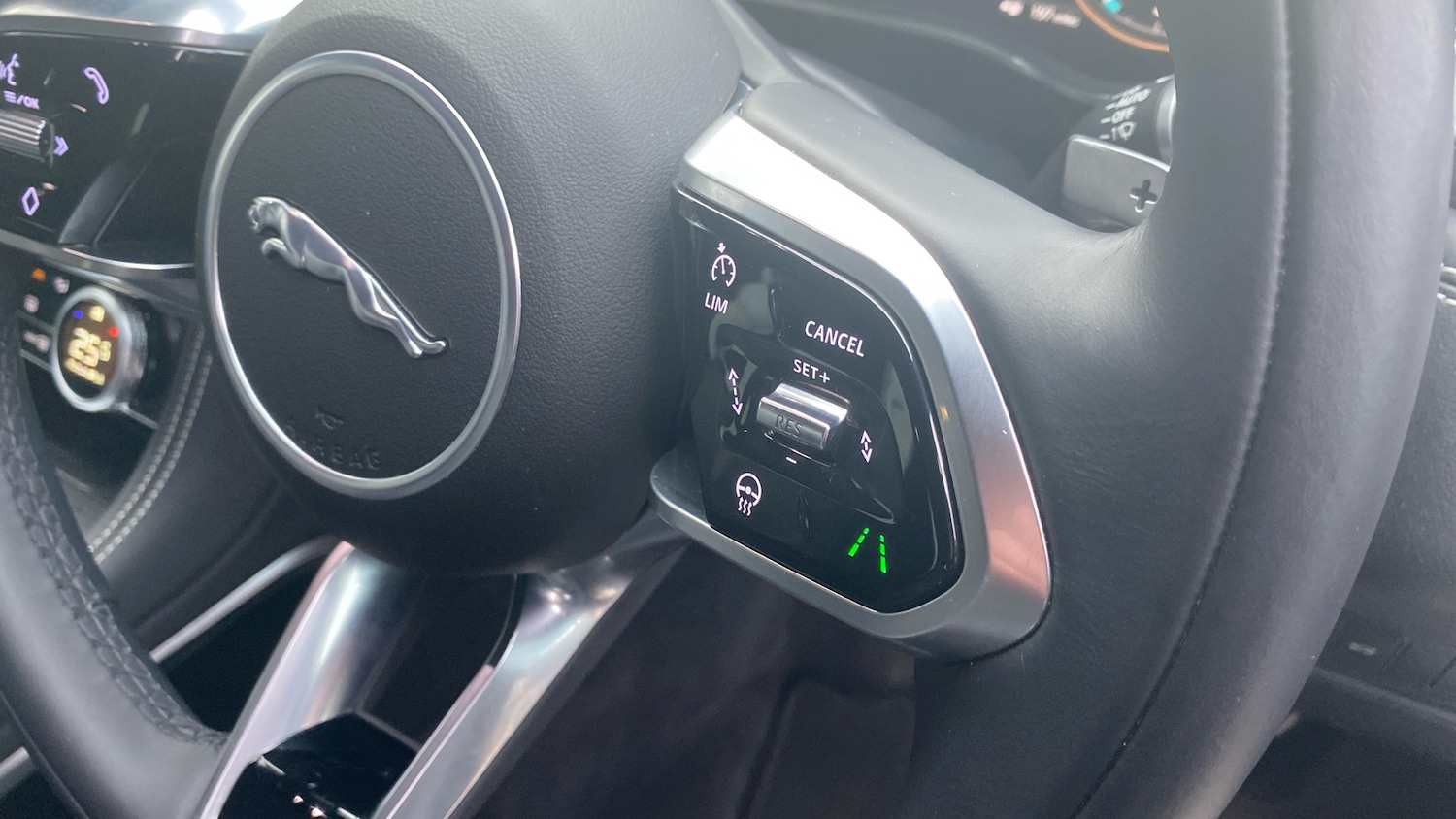 Used Jaguar F-Pace 2023 for sale - 76534292: Photo 48