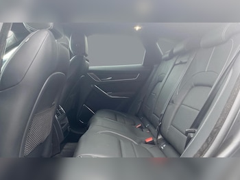 Used Jaguar F-Pace 2023 for sale - 76534292: Photo