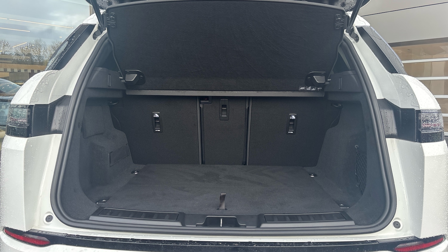 Used Land Rover Range Rover Evoque 2025 for sale - 77807000: Photo 10