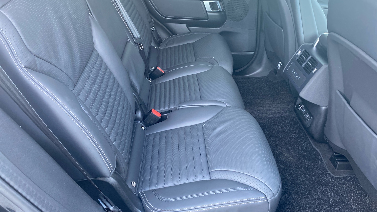 Used Land Rover Discovery 2025 for sale - 76766864: Photo 33