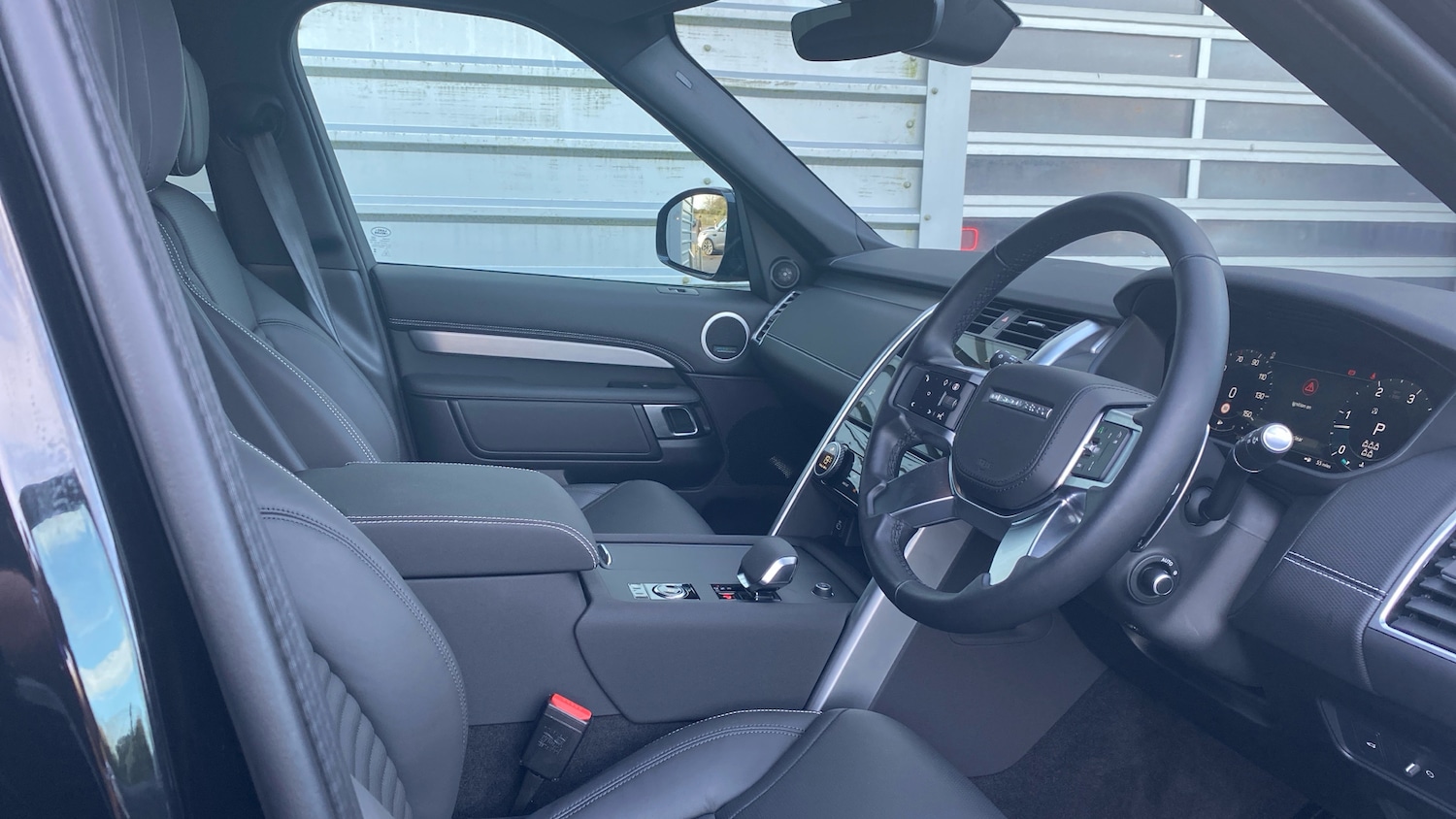 Used Land Rover Discovery 2025 for sale - 76766864: Photo 44