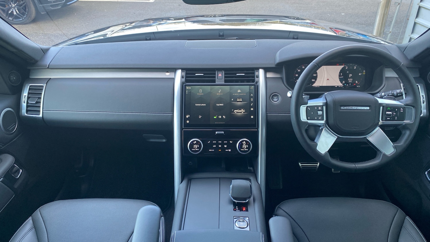 Used Land Rover Discovery 2025 for sale - 76766864: Photo 9