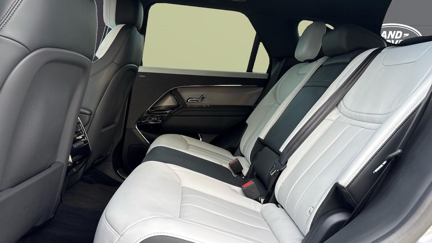 Used Land Rover Range Rover Sport 2023 for sale - 76508018: Photo 4