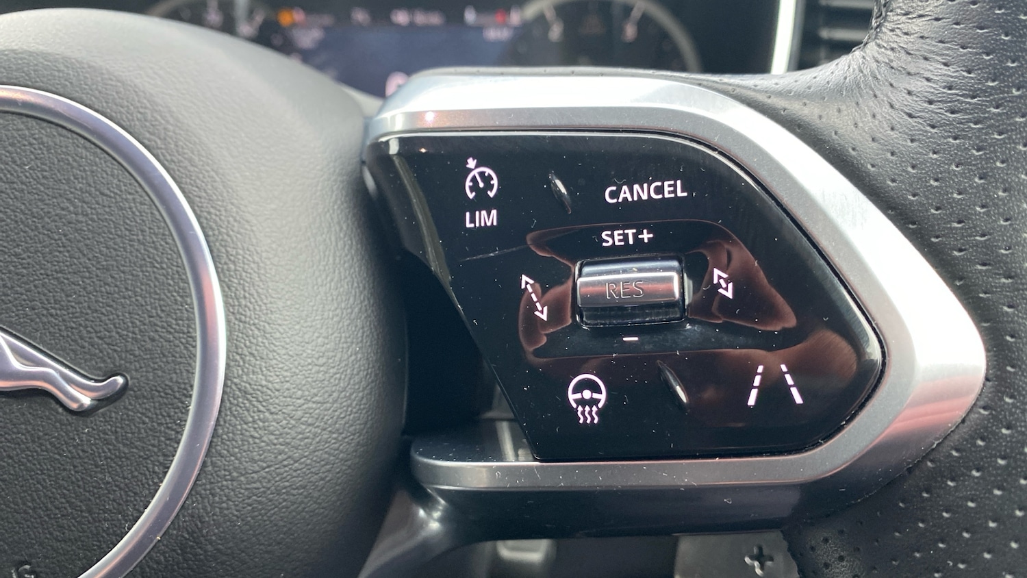 Used Jaguar F-Pace 2023 for sale - 77803563: Photo 56