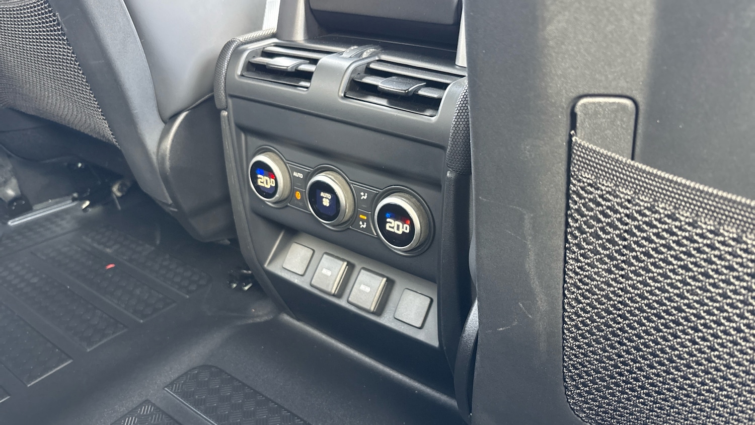 Used Land Rover Defender 2023 for sale - 77915833: Photo 18