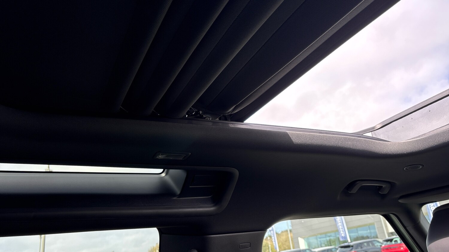 Used Land Rover Defender 2023 for sale - 77915833: Photo 34