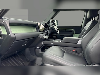 Used Land Rover Defender 2023 for sale - 77915833: Photo