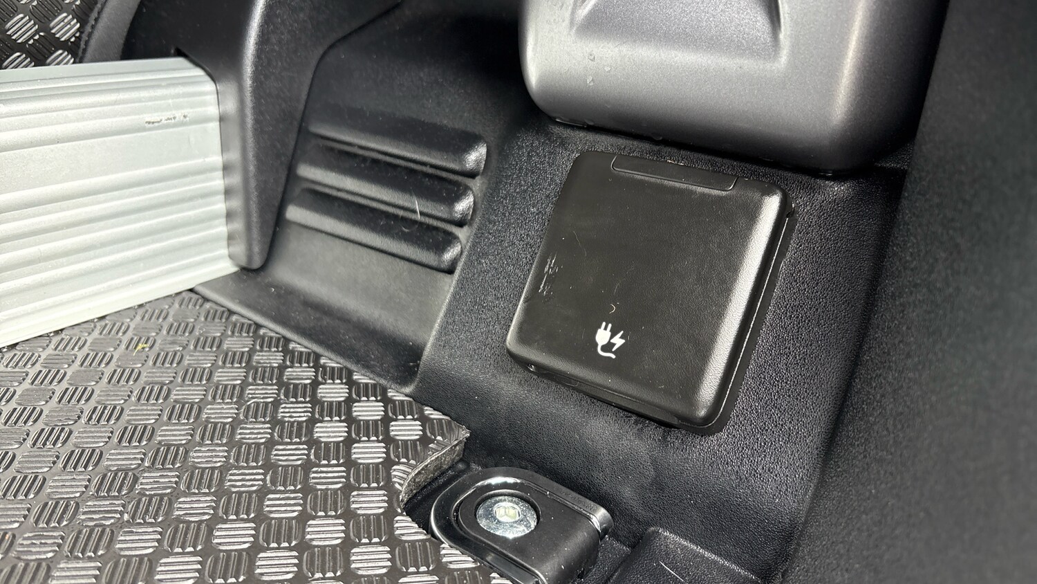 Used Land Rover Defender 2023 for sale - 77915833: Photo 40