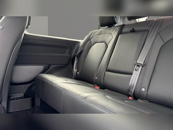 Used Land Rover Defender 2023 for sale - 77915833: Photo