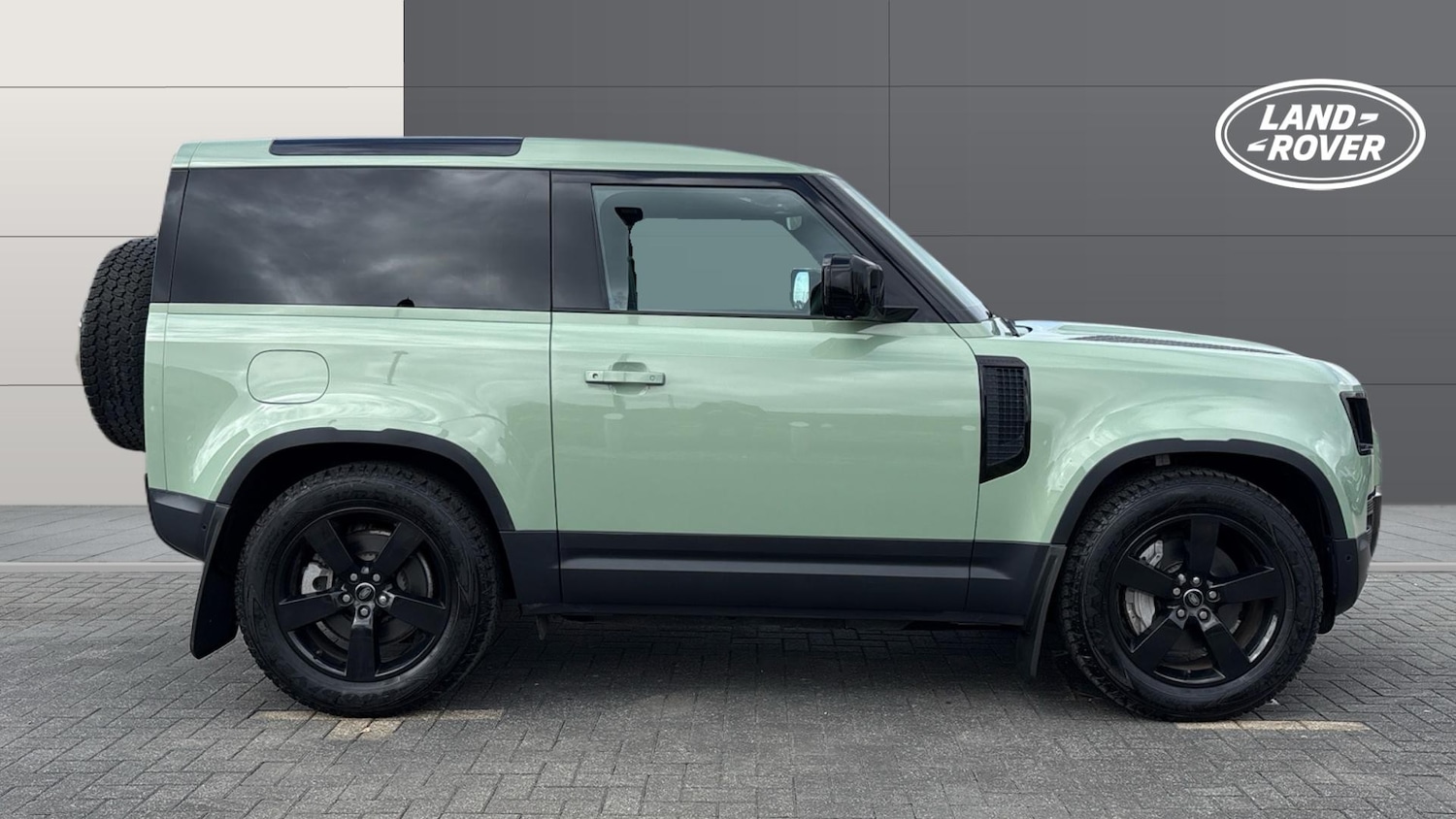 Used Land Rover Defender 2023 for sale - 77915833: Photo 5