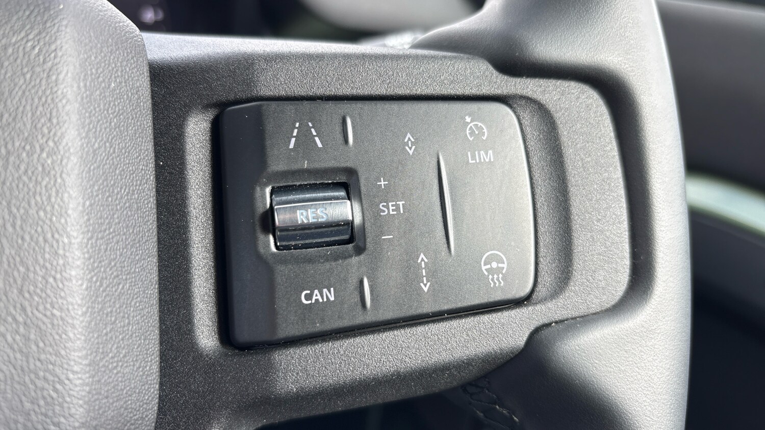 Used Land Rover Defender 2023 for sale - 77915833: Photo 51