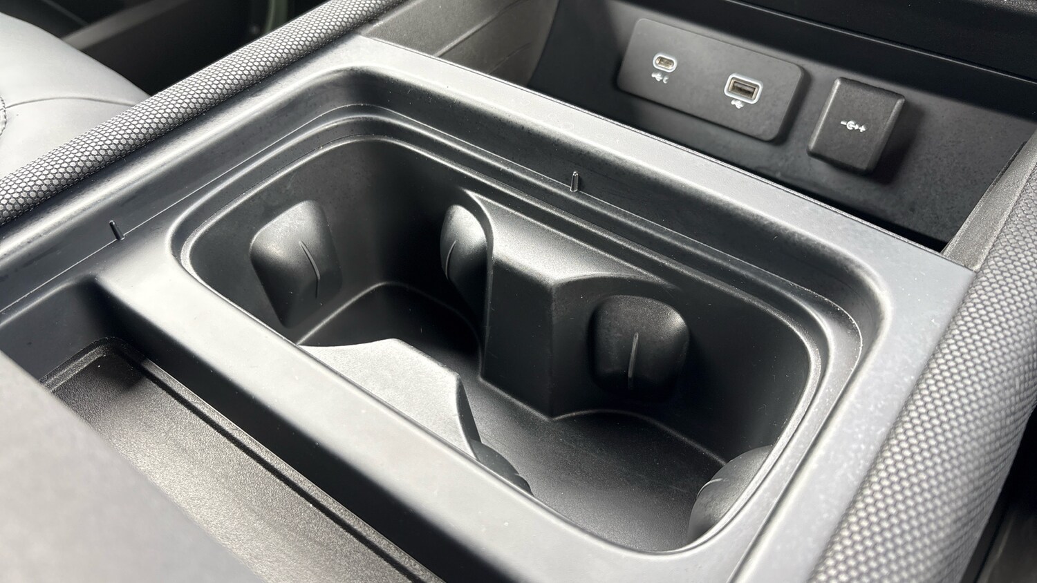 Used Land Rover Defender 2023 for sale - 77915833: Photo 70