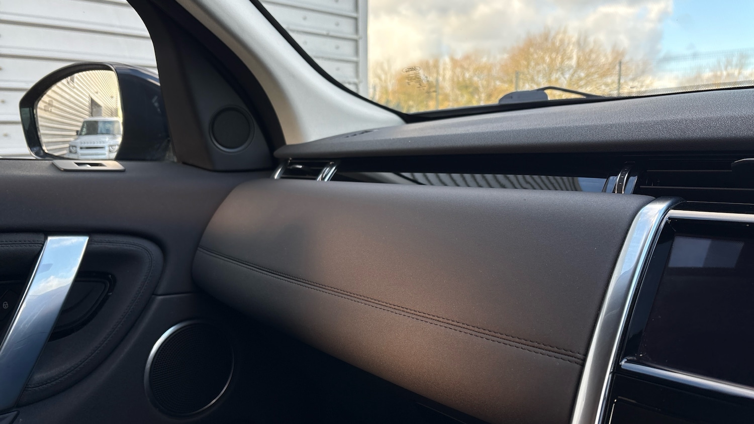 Used Land Rover Discovery Sport 2020 for sale - 76807395: Photo 26