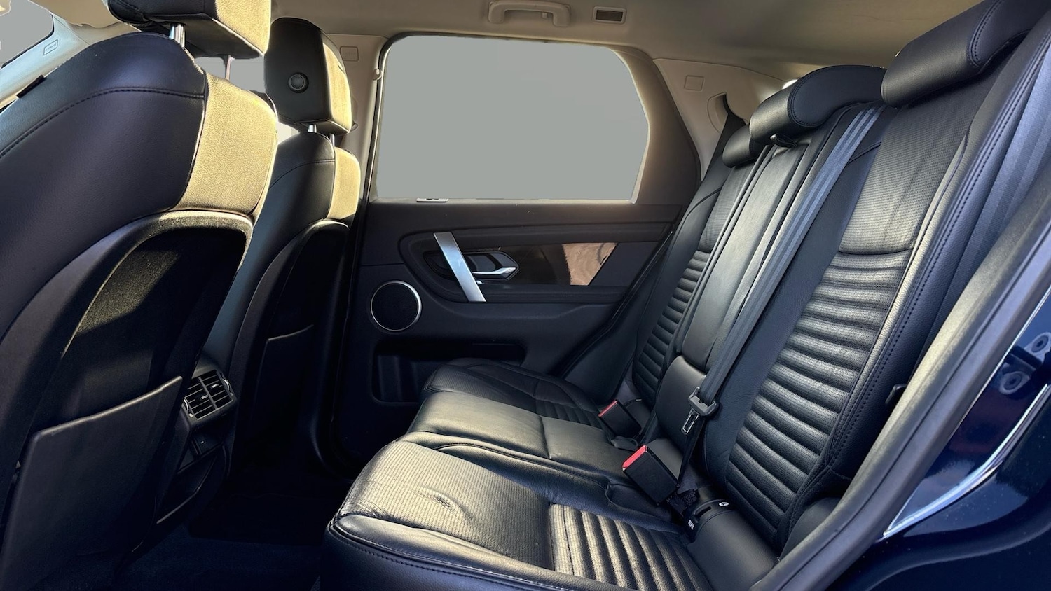 Used Land Rover Discovery Sport 2020 for sale - 76807395: Photo 4